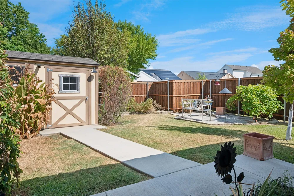 8821 Davis Street Rowlett, TX 75088