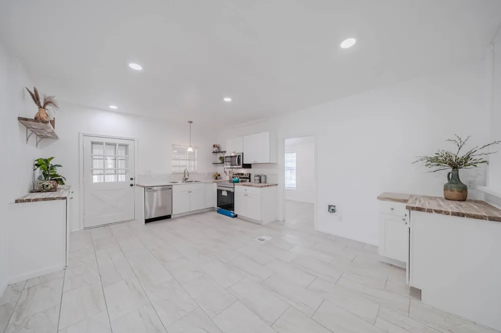 3620 Avenue J Santa Fe, TX 77510