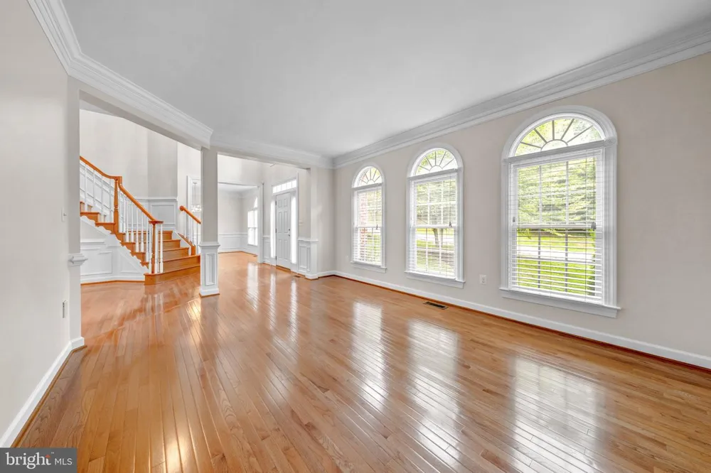10037 ESTEPPE DRIVE Manassas, VA 20111