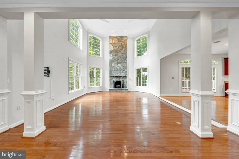 10037 ESTEPPE DRIVE Manassas, VA 20111