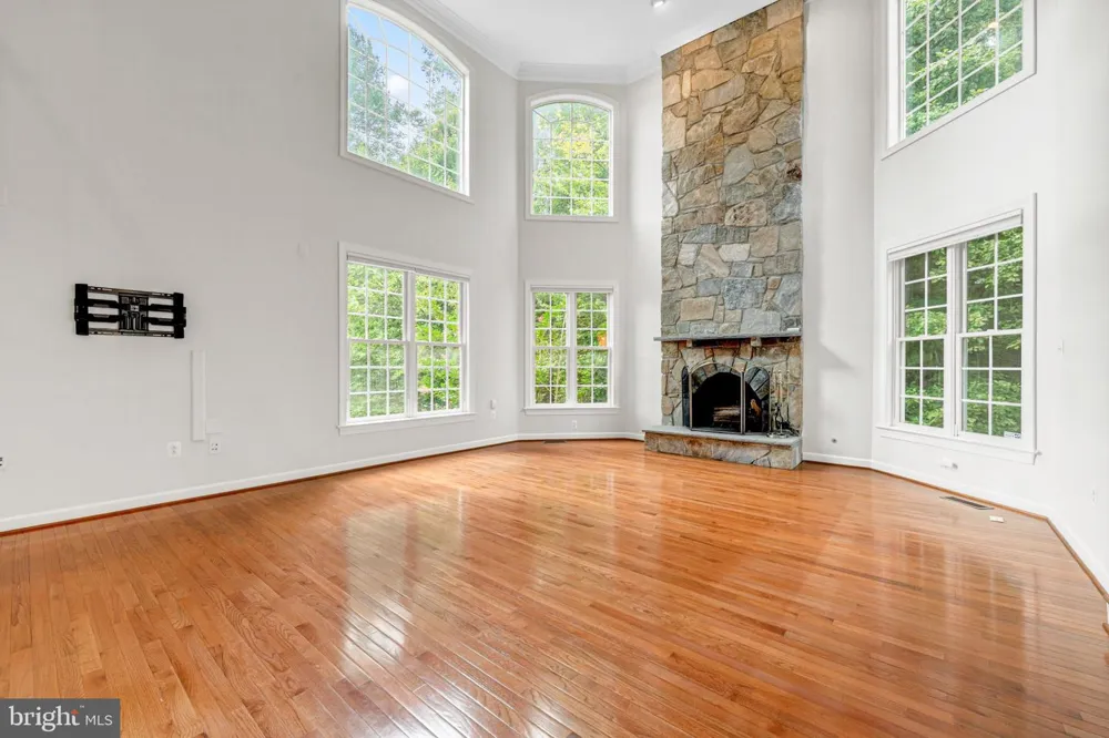 10037 ESTEPPE DRIVE Manassas, VA 20111