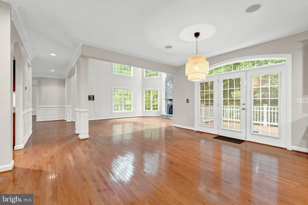 10037 ESTEPPE DRIVE Manassas, VA 20111