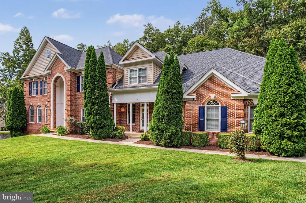 10037 ESTEPPE DRIVE Manassas, VA 20111