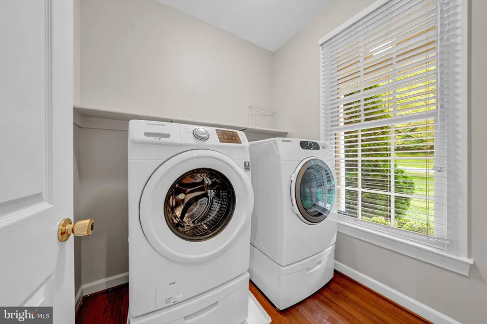 10037 ESTEPPE DRIVE Manassas, VA 20111