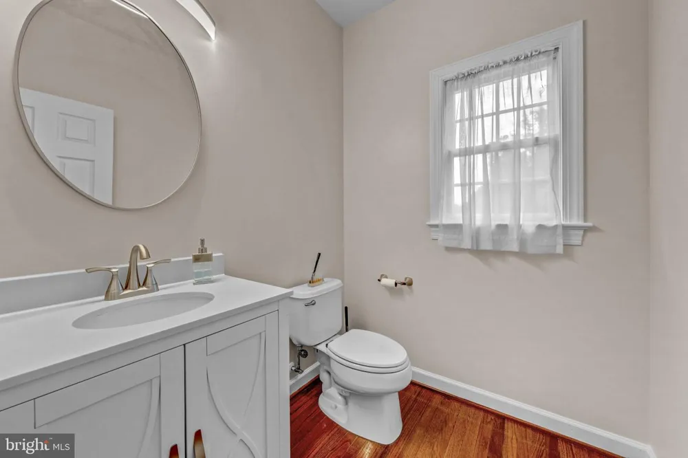 10037 ESTEPPE DRIVE Manassas, VA 20111