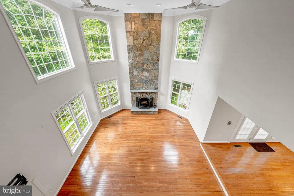 10037 ESTEPPE DRIVE Manassas, VA 20111