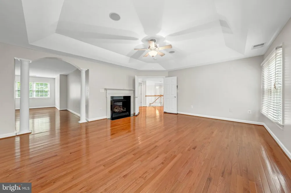 10037 ESTEPPE DRIVE Manassas, VA 20111