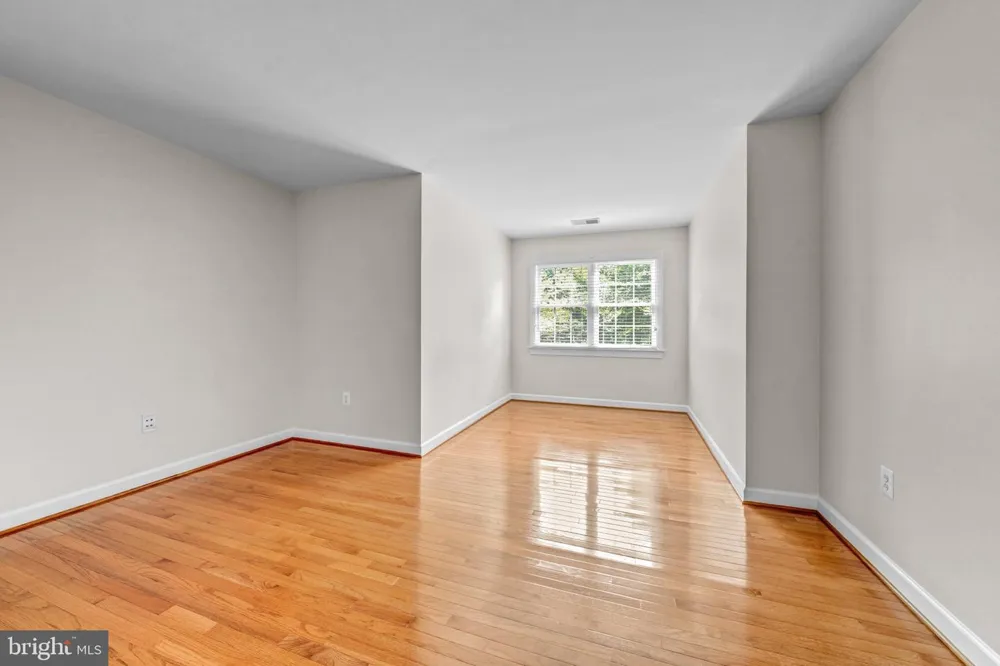 10037 ESTEPPE DRIVE Manassas, VA 20111
