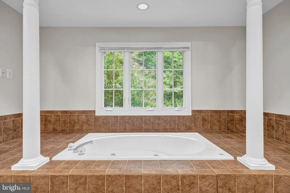 10037 ESTEPPE DRIVE Manassas, VA 20111