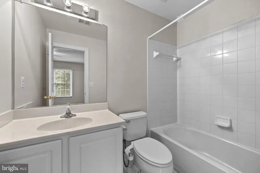 10037 ESTEPPE DRIVE Manassas, VA 20111