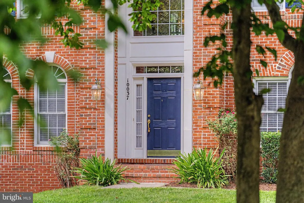 10037 ESTEPPE DRIVE Manassas, VA 20111