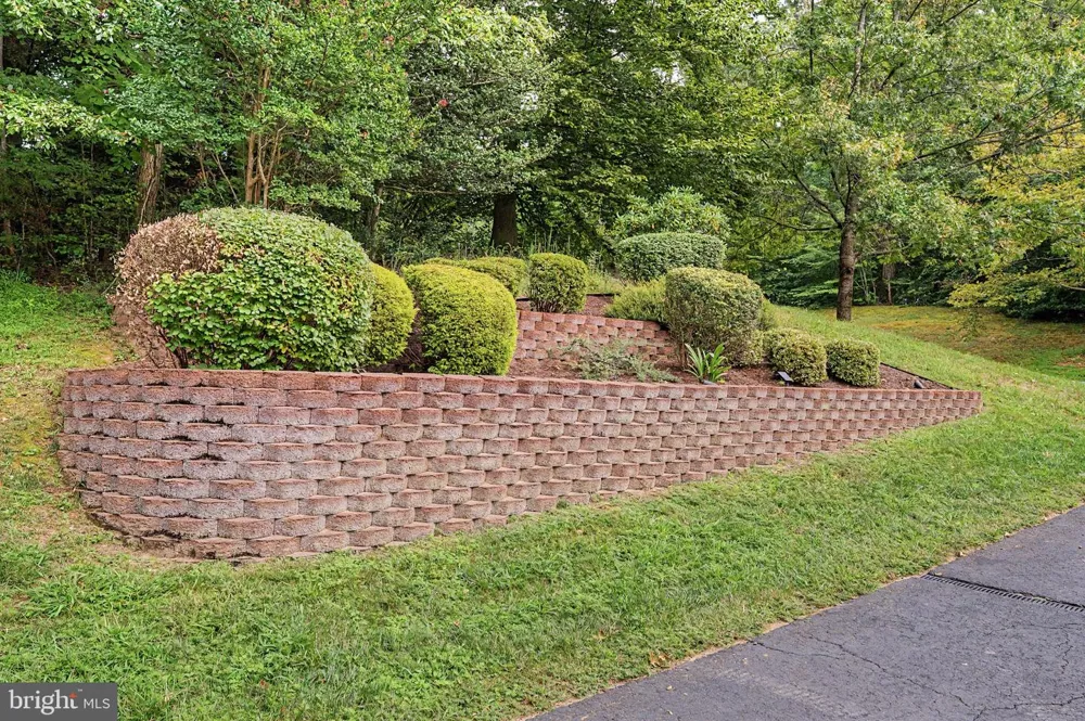 10037 ESTEPPE DRIVE Manassas, VA 20111
