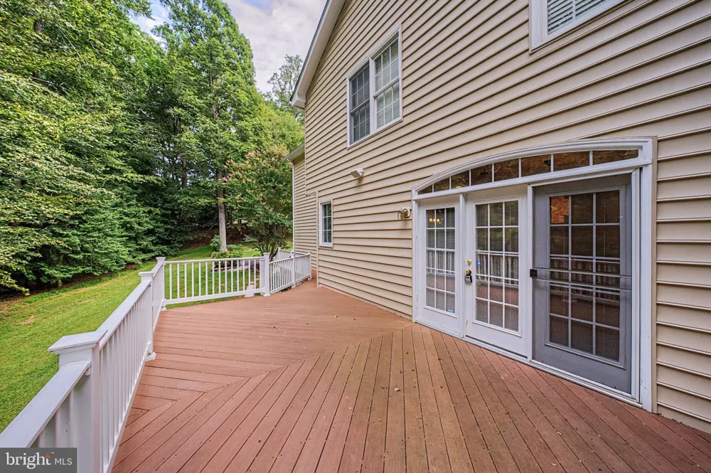 10037 ESTEPPE DRIVE Manassas, VA 20111