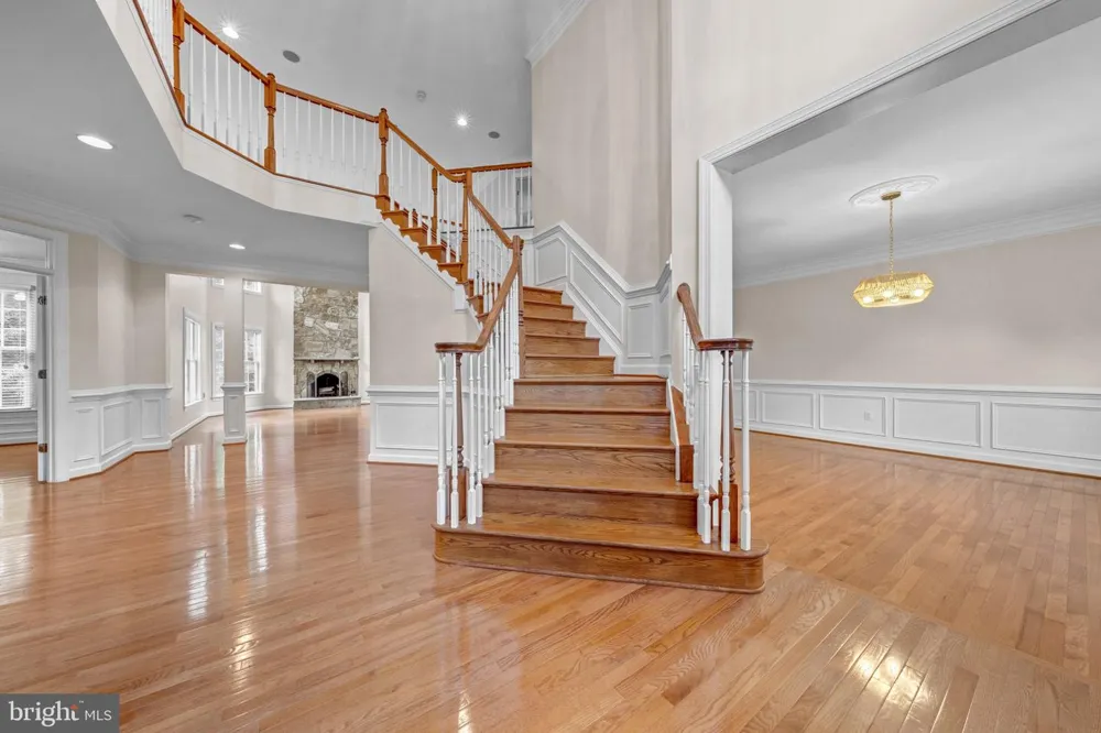 10037 ESTEPPE DRIVE Manassas, VA 20111