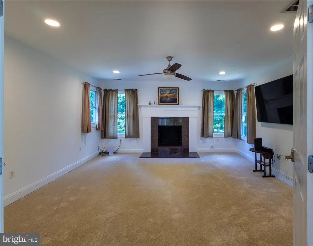 5202 CHASE LANE Midland, VA 22728