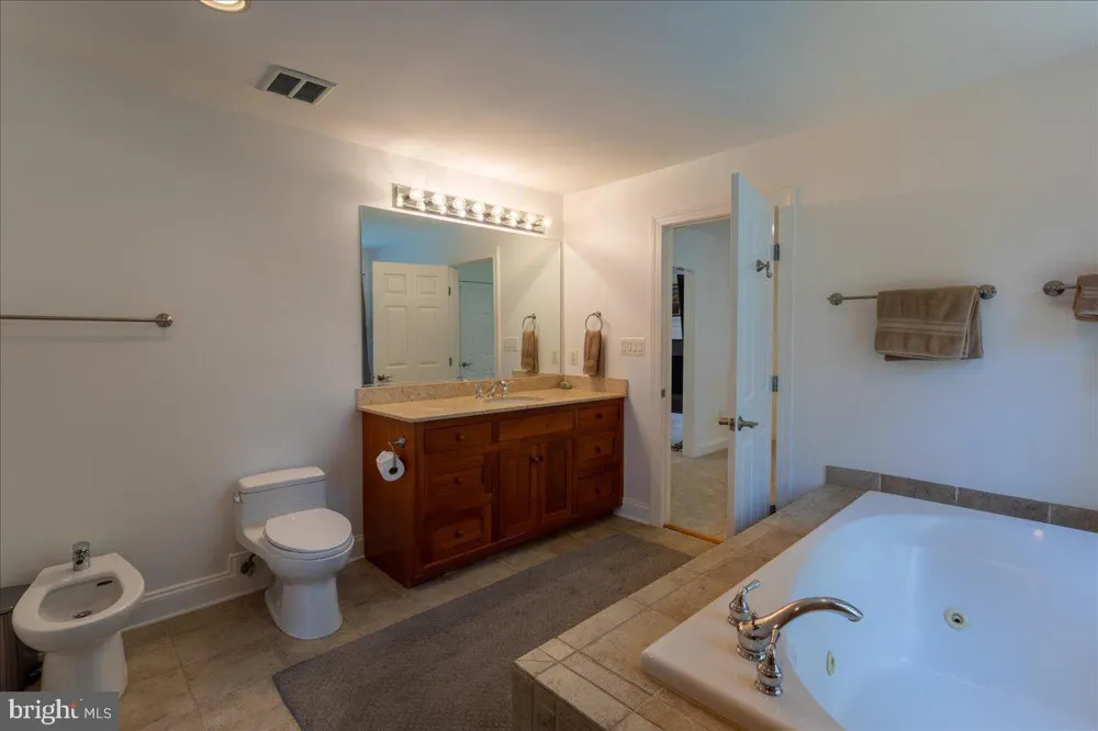 5202 CHASE LANE Midland, VA 22728
