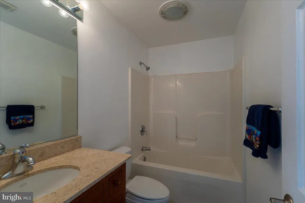 5202 CHASE LANE Midland, VA 22728