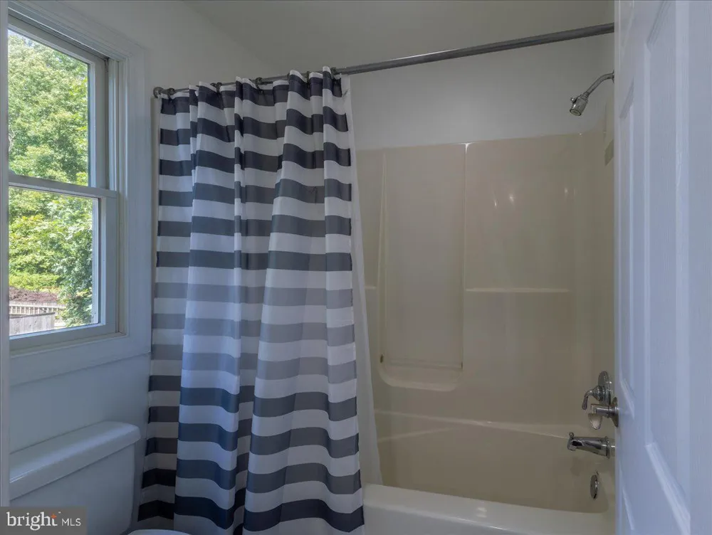5202 CHASE LANE Midland, VA 22728