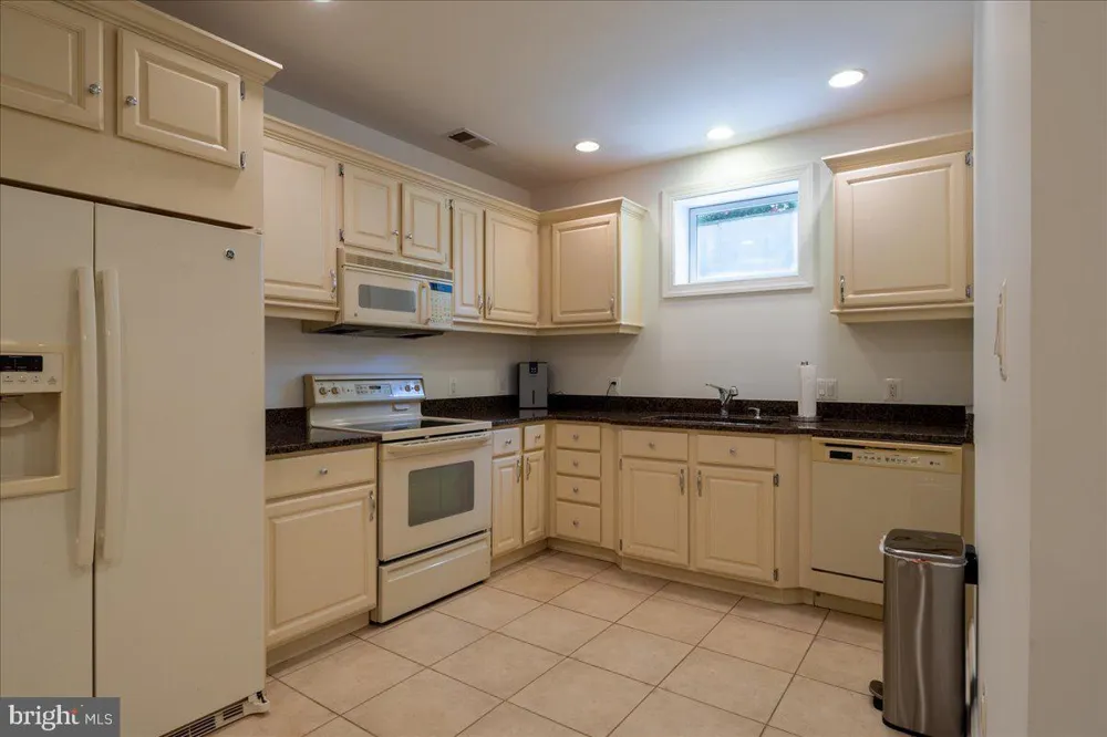 5202 CHASE LANE Midland, VA 22728