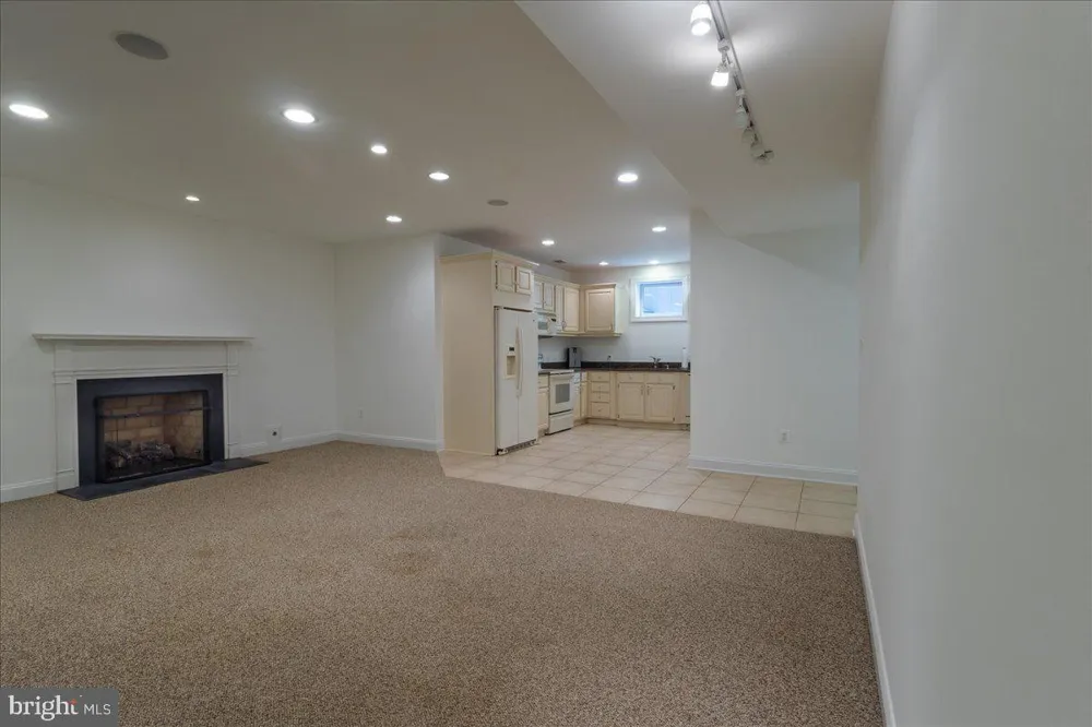 5202 CHASE LANE Midland, VA 22728