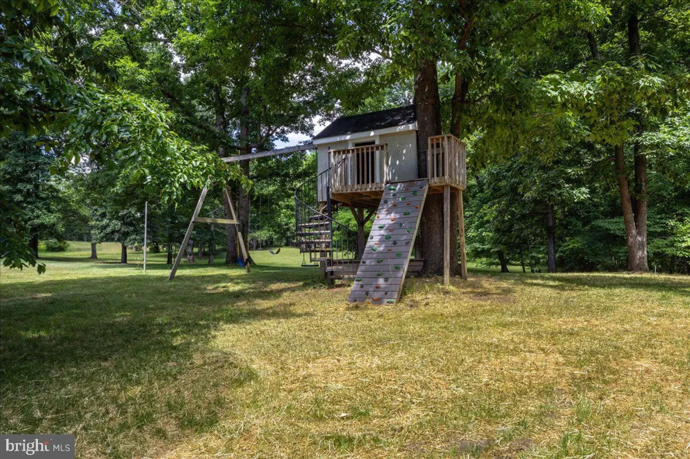 5202 CHASE LANE Midland, VA 22728