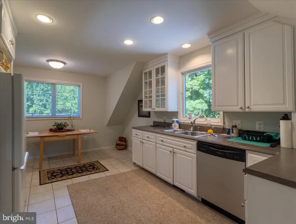 5202 CHASE LANE Midland, VA 22728