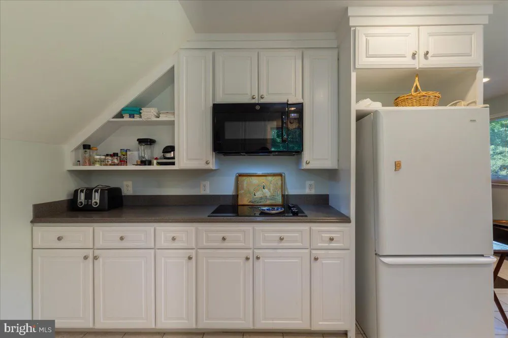 5202 CHASE LANE Midland, VA 22728