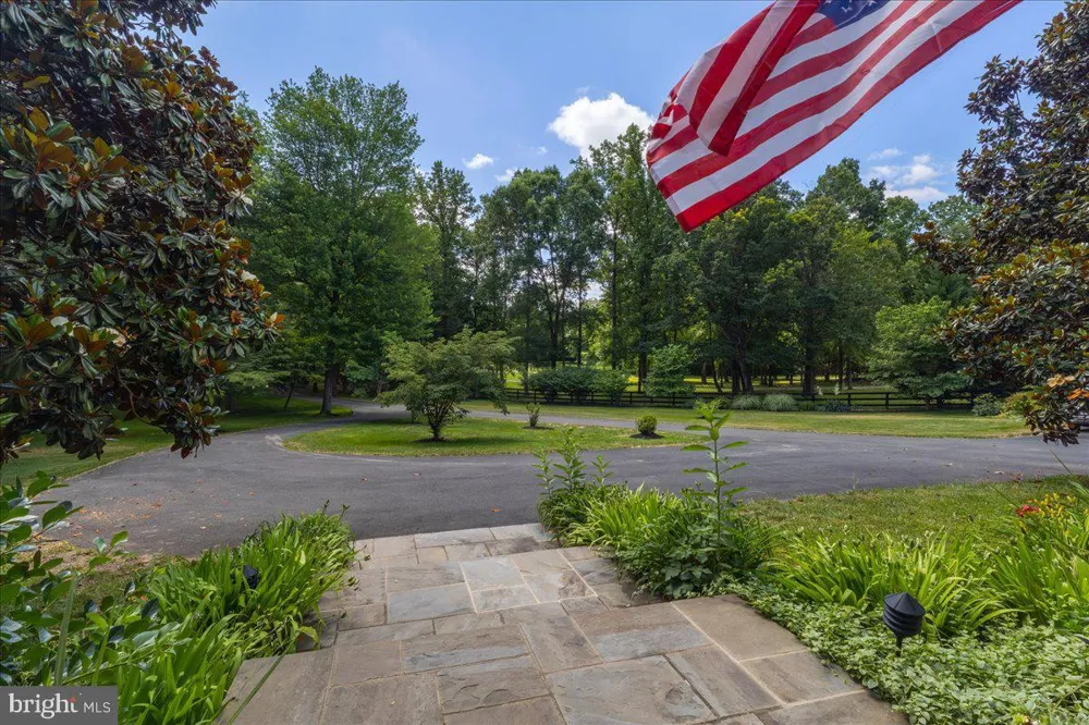 5202 CHASE LANE Midland, VA 22728