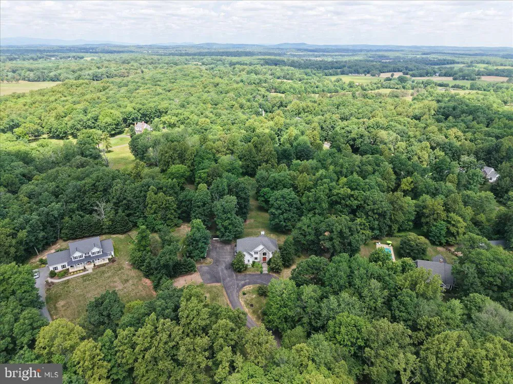 5202 CHASE LANE Midland, VA 22728