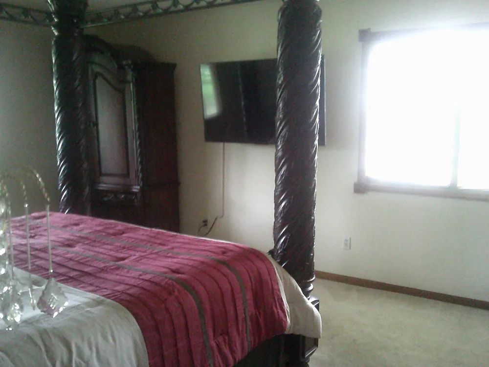 7107 La Paloma Lane Ypsilanti, MI 48197