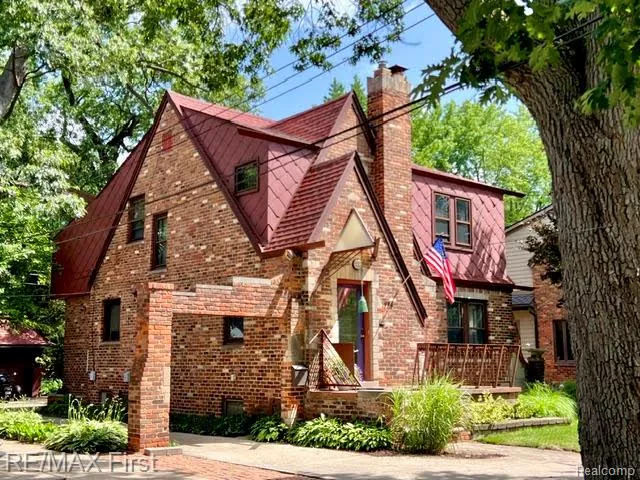 774 W Oakridge Street Ferndale City, MI 48220