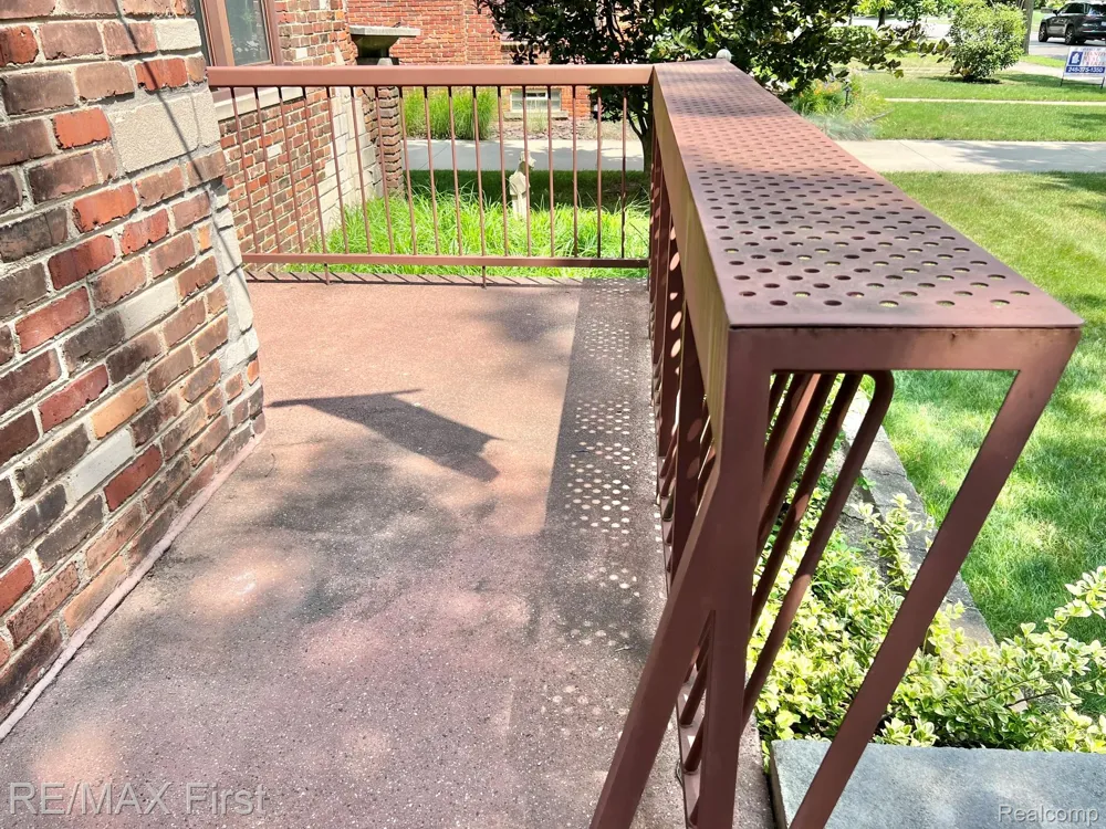 774 W Oakridge Street Ferndale City, MI 48220