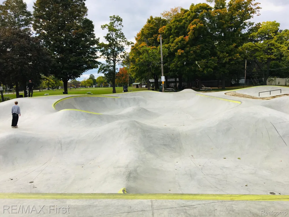 774 W Oakridge Street Ferndale City, MI 48220