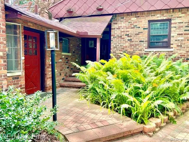 774 W Oakridge Street Ferndale City, MI 48220