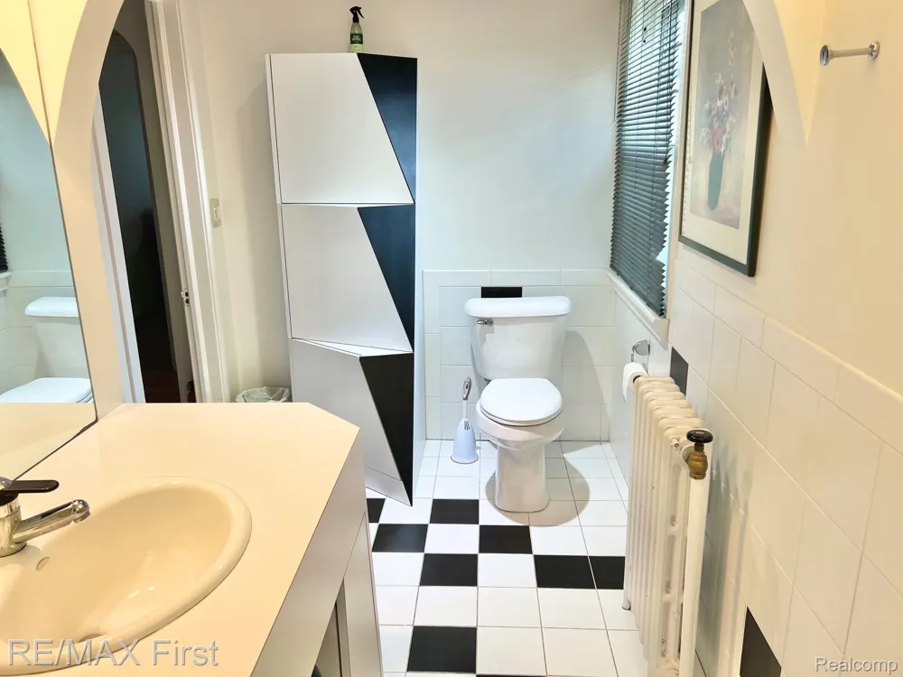 774 W Oakridge Street Ferndale City, MI 48220