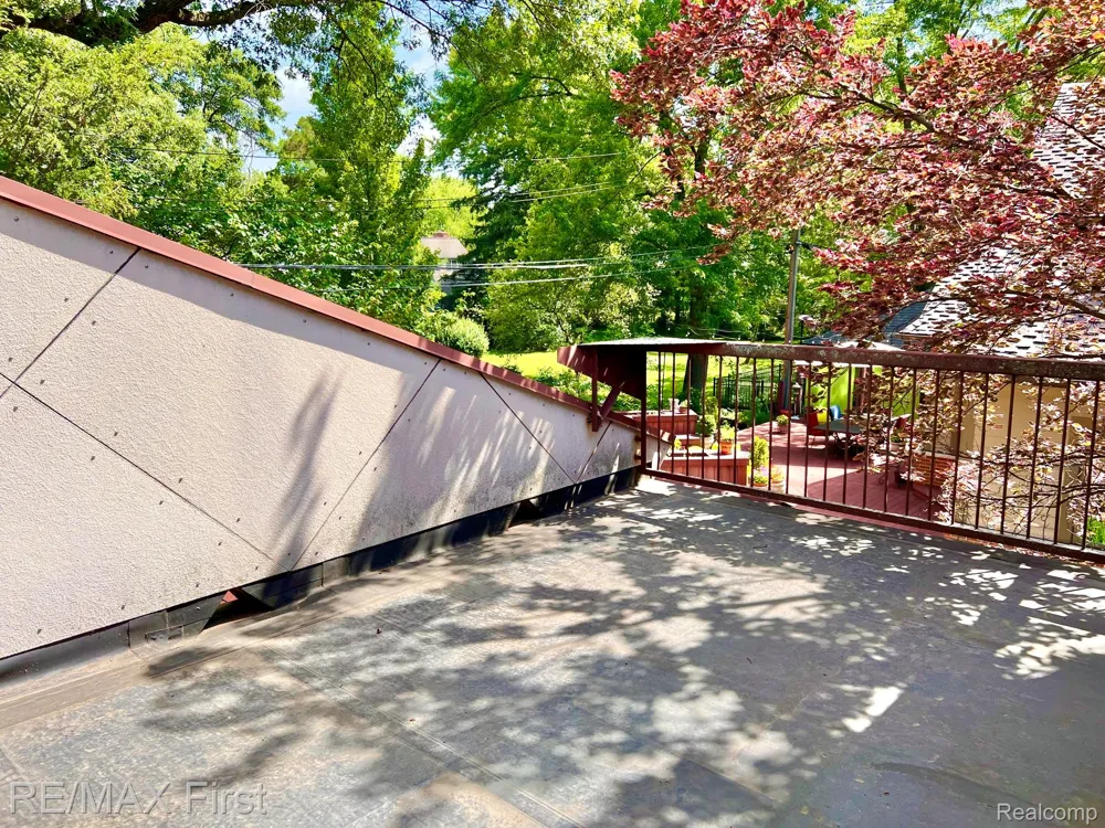 774 W Oakridge Street Ferndale City, MI 48220
