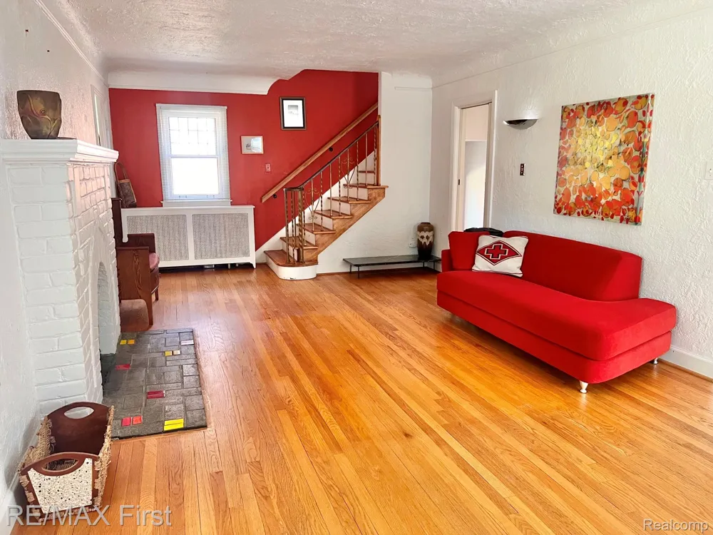 774 W Oakridge Street Ferndale City, MI 48220
