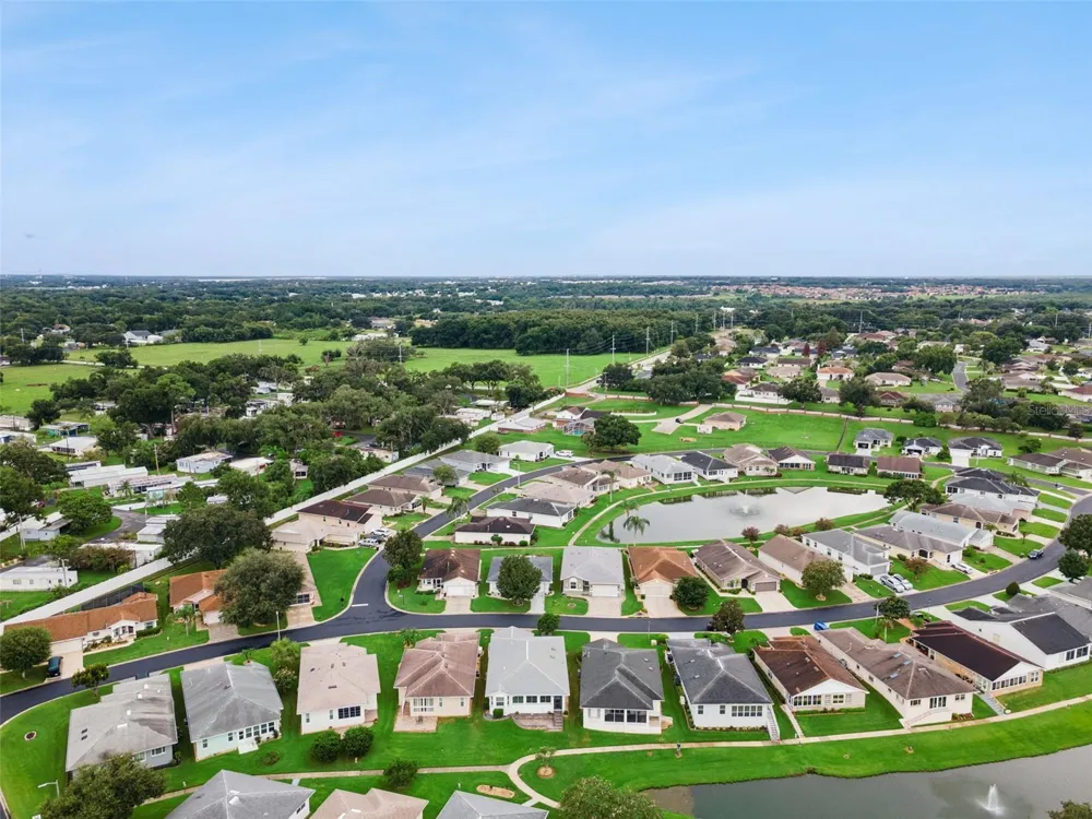 6276 SILVER LAKES DRIVE E Lakeland, FL 33810