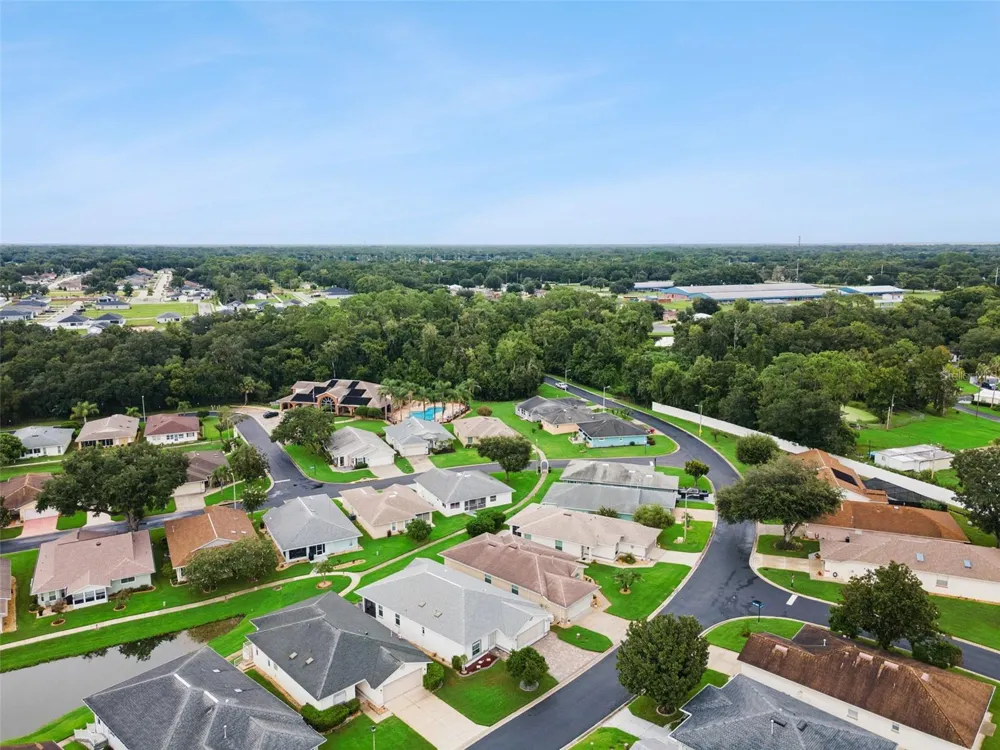 6276 SILVER LAKES DRIVE E Lakeland, FL 33810