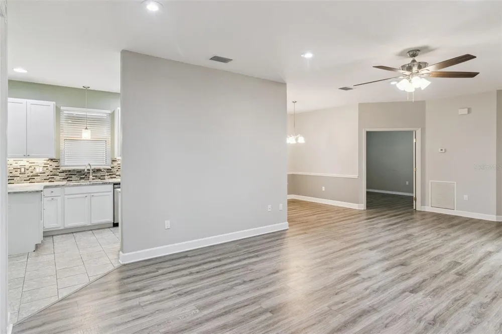 6276 SILVER LAKES DRIVE E Lakeland, FL 33810
