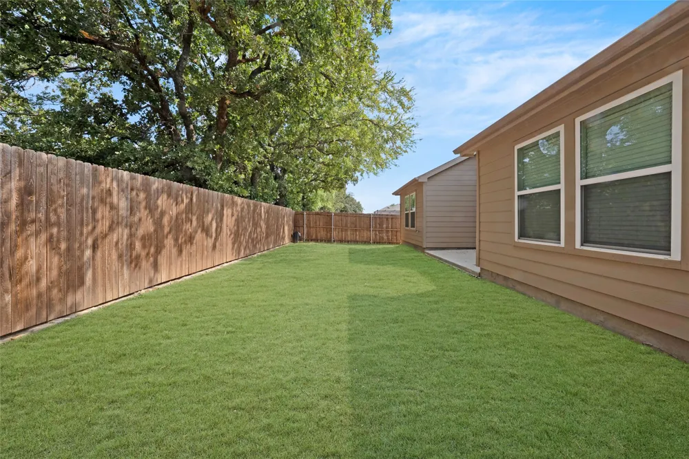 2213 Village Creek Lane Denton, TX 76208