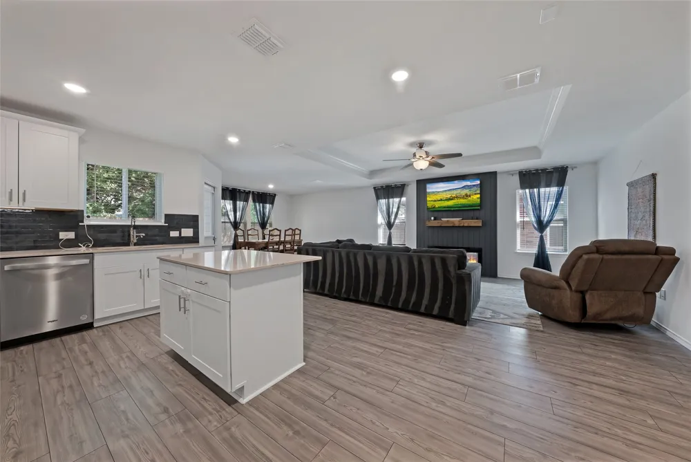 2213 Village Creek Lane Denton, TX 76208