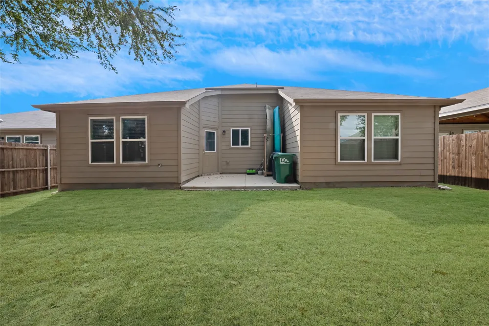2213 Village Creek Lane Denton, TX 76208