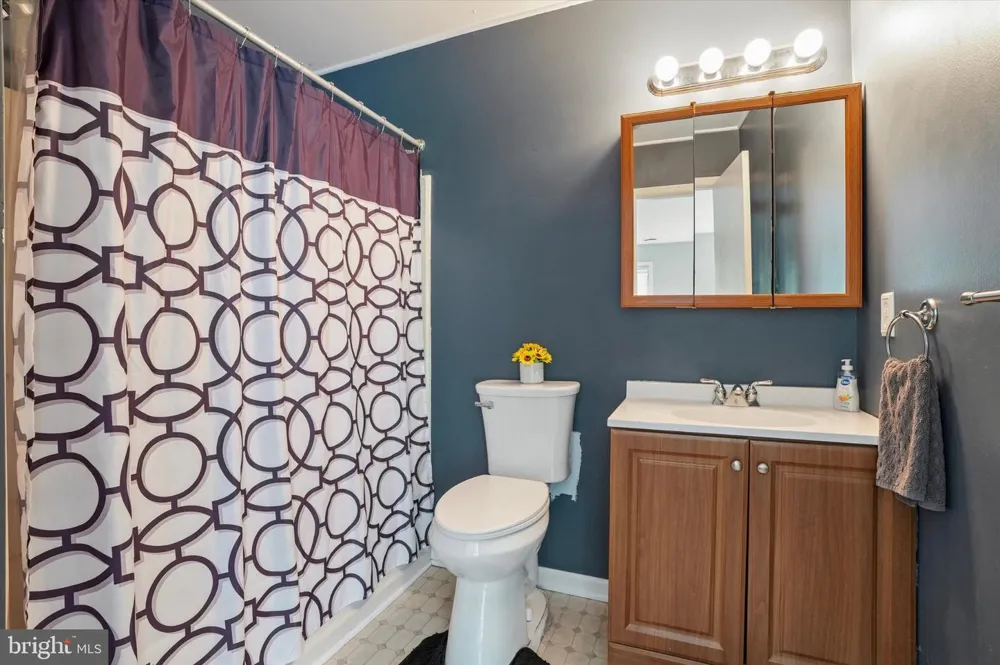 455 BROWN BRIAR CIRCLE Horsham, PA 19044