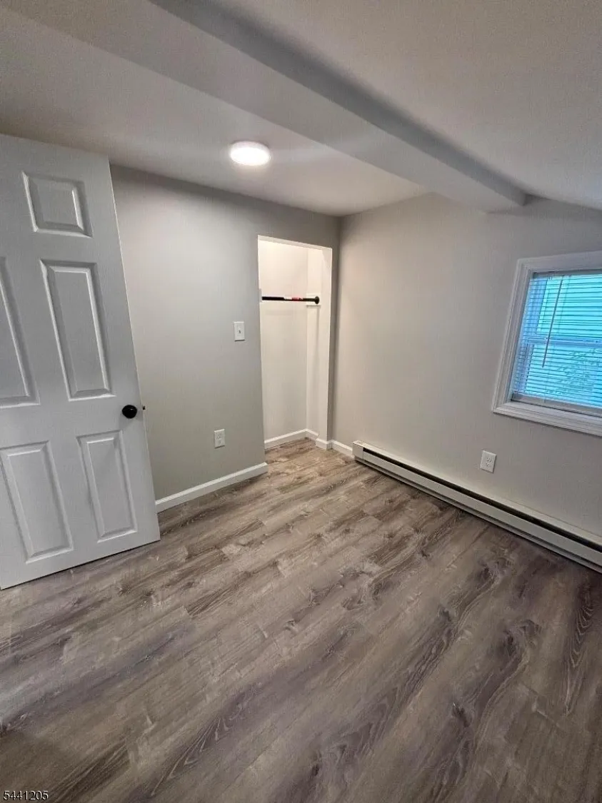 4 Apple Trl Jefferson, NJ 07438