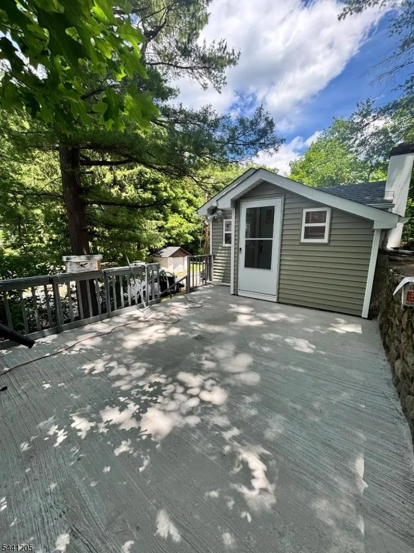 4 Apple Trl Jefferson, NJ 07438