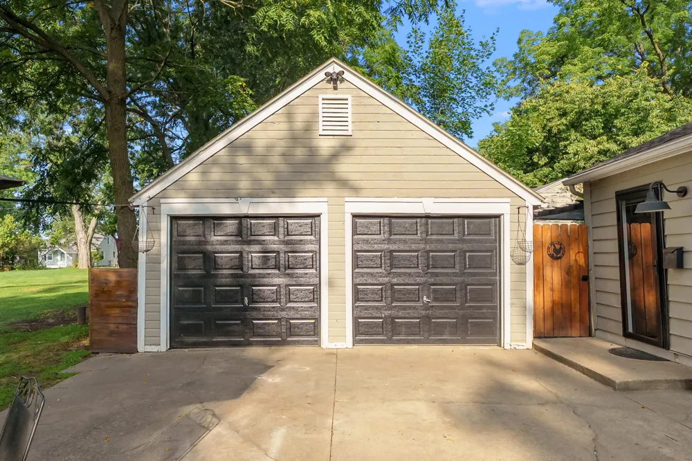 1719 Alamo Avenue Kalamazoo, MI 49006