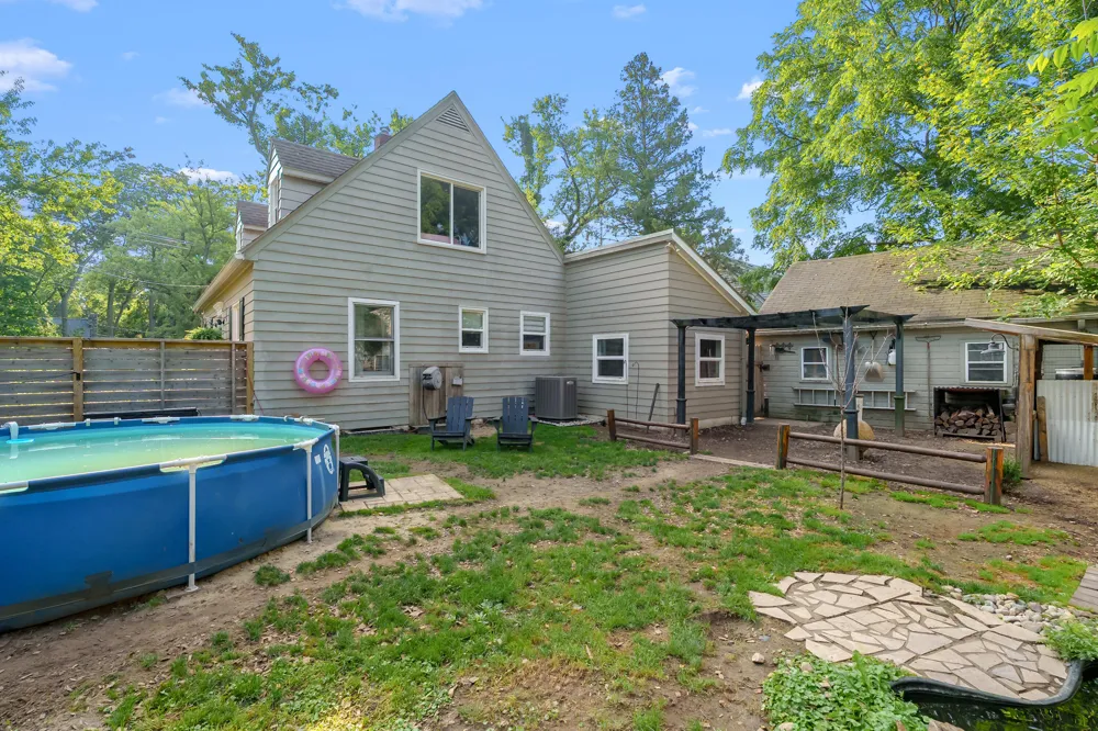 1719 Alamo Avenue Kalamazoo, MI 49006
