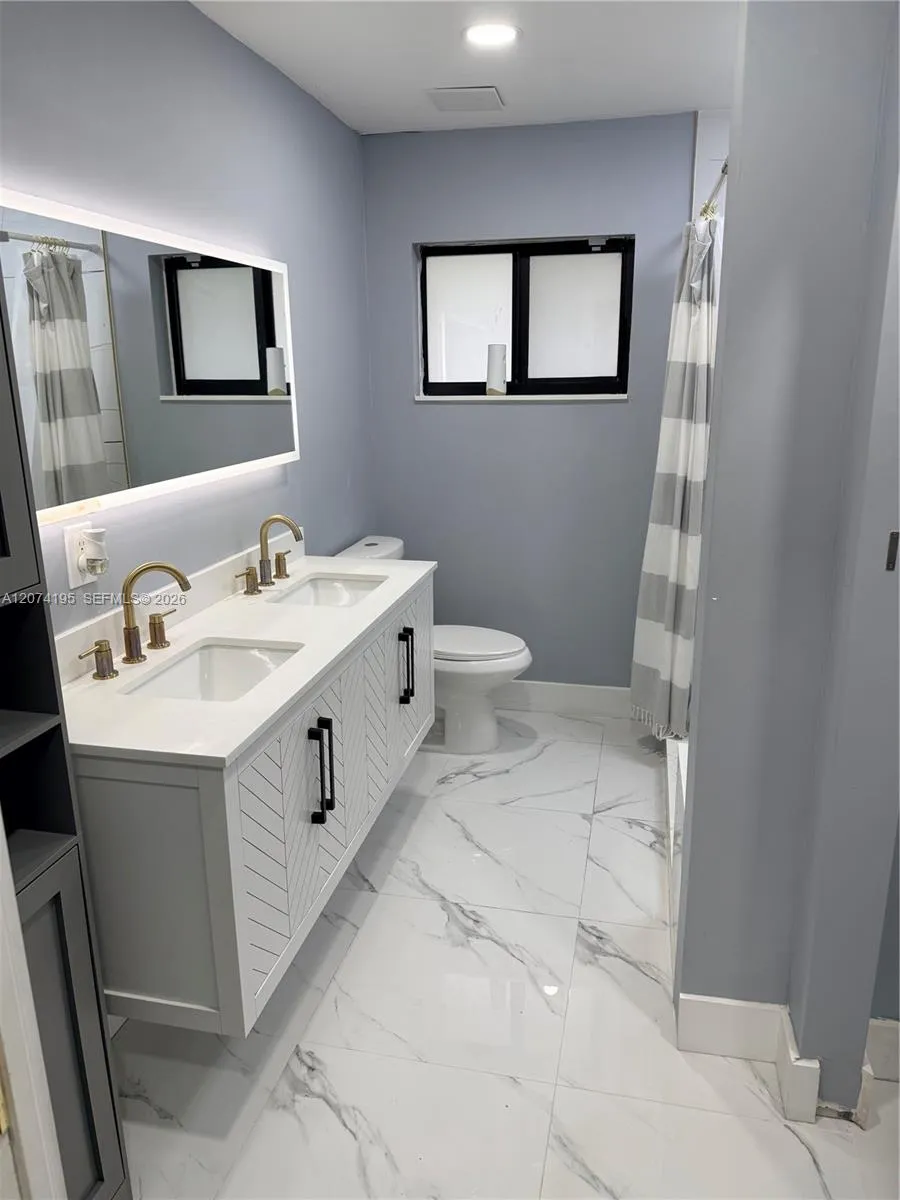 6710 SW 10th Ct North Lauderdale, FL 33068