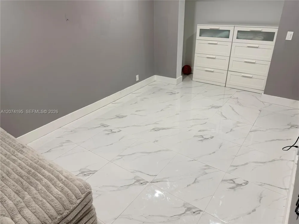 6710 SW 10th Ct North Lauderdale, FL 33068
